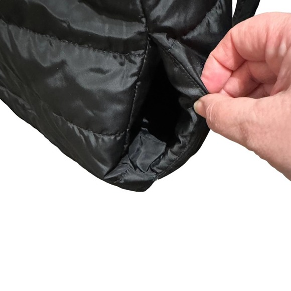 Michael Kors - jet black puffer Vest with gold hardware, size1X Women’s, EUC - Picture 4 of 8